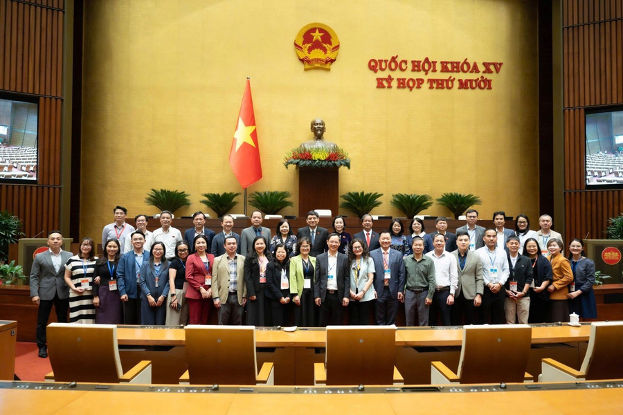 Bộ GD&ĐT phối hợp với các bộ, cơ quan liên quan nghiêm túc rà soát, tiếp thu, giải trình đầy đủ các ý kiến và hoàn thiện dự thảo Nghị quyết của Quốc hội cũng như hồ sơ Chương trình. z7311987691549-553e6e8f431ce187f540d00854d4a523.jpg