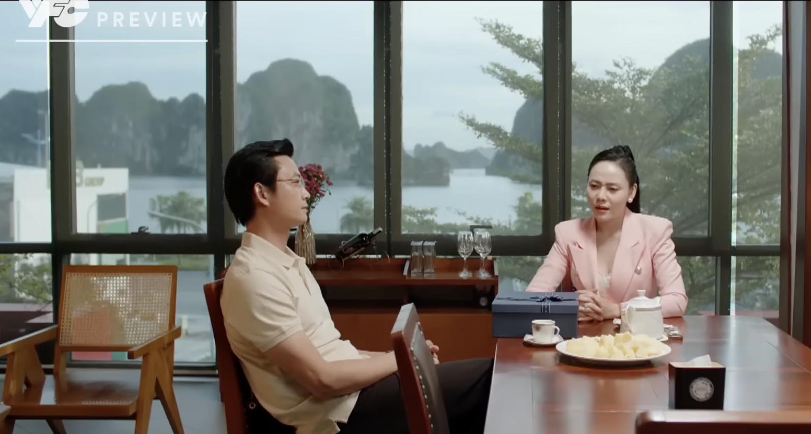 Khắc đối mặt với cám dỗ trong tập 34 “Lằn ranh“. Ảnh: VFC.