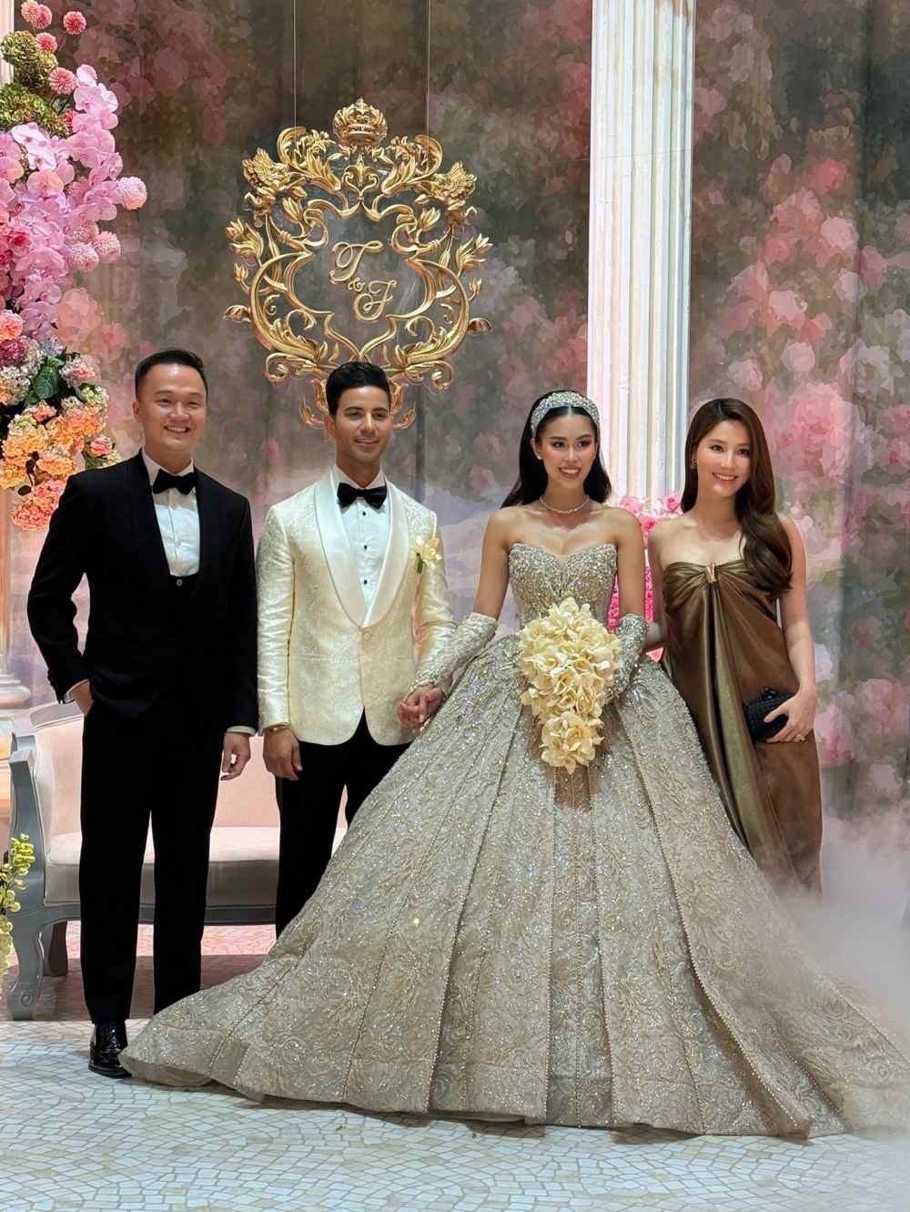 Chiếc váy cưới đầu tiên của Tiên Nguyễn tổ chức tại TP.HCM. Ảnh: Nhân vật cung cấp.
