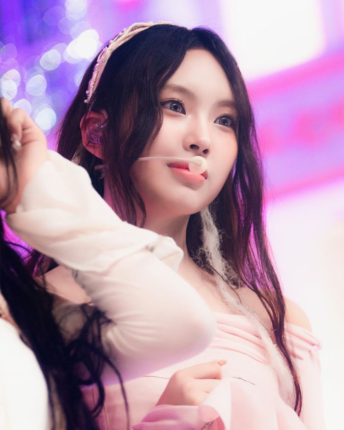 Phía Min Hee Jin đã tung tin nhắn với chú ruột của thành viên Hyein làm bằng chứng. Ảnh: Lotte