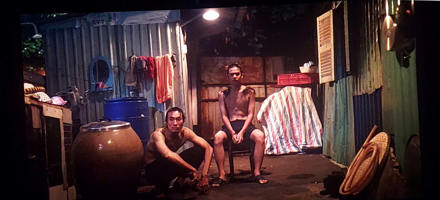 Cảnh ấn tượng trong phim 'Con kể ba nghe'. Ảnh chụp từ phim. phim-con-ke-ba-nghe-thuc-tinh-cach-yeu-thuong-1.jpg