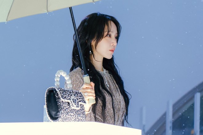 Phim của Shin Hye Sun tái hiện vụ lừa đảo xa xỉ ngoài đời thực