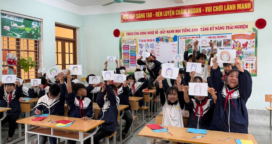 Học sinh tham gia hoạt động.