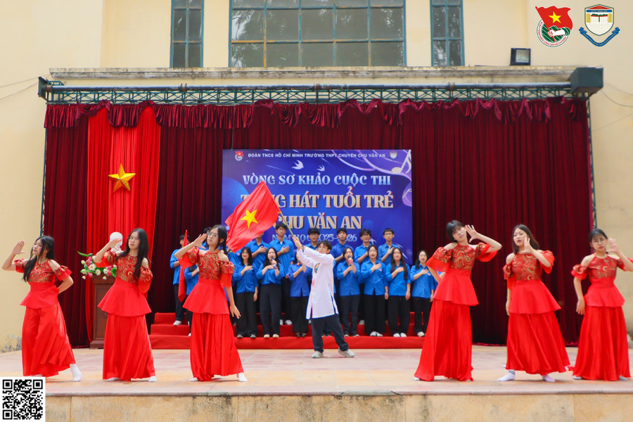 Tại Trường THPT chuyên Chu Văn An (Tây Hồ, Hà Nội), vòng sơ khảo cuộc thi "Tiếng hát tuổi trẻ Chu Văn An" cũng được khởi động. an-7.jpg