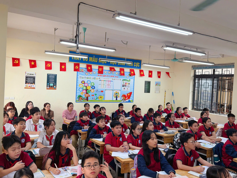 Qua hội giảng giúp lãnh đạo nhà trường nắm bắt tình hình dạy - học để có những điều chỉnh phù hợp. du-9.jpg