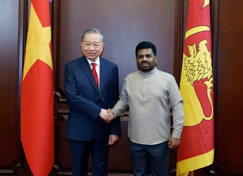 Tổng thống Sri Lanka Anura Kumara Dissanayake đón Tổng Bí thư, Chủ tịch nước Tô Lâm. Ảnh: Thống Nhất/TTXVN
