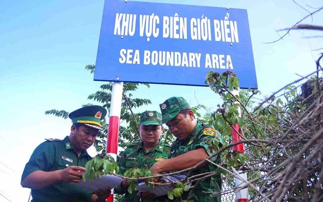 Khánh Hòa cắm mới 37 biển báo khu vực biên giới biển theo địa giới hành chính mới
