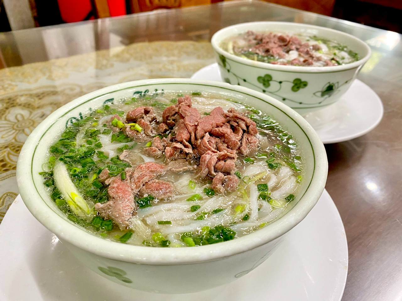 Hãy thưởng thứcc món ăn một cách thật thoải mái. Ảnh: Minh Thương