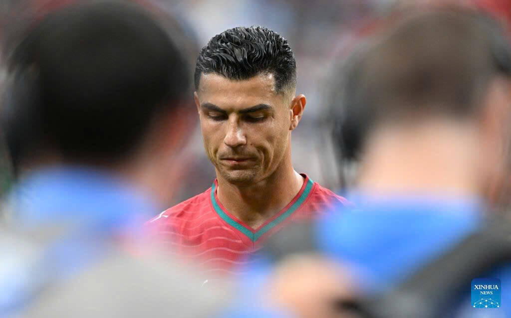 Roberto Martinez nên cân nhắc lại về vai trò của Cristiano Ronaldo.  Ảnh: Xinhua