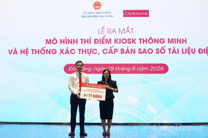 Agribank đã trao tặng khoản tài trợ an sinh xã hội lĩnh vực giáo dục cho TP. Đà Nẵng với tổng giá trị 1 tỷ đồng.