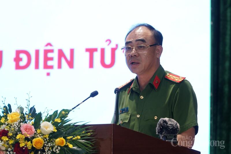 Đại tá Trần Hồng Phú, Phó Cục trưởng Cục Cảnh sát Quản lý hành chính về trật tự xã hội, Bộ Công an (C06) phát biểu tại chương trình.