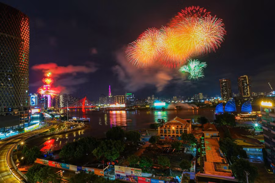Pháo hoa đêm 2/7. Ảnh: ULAW.