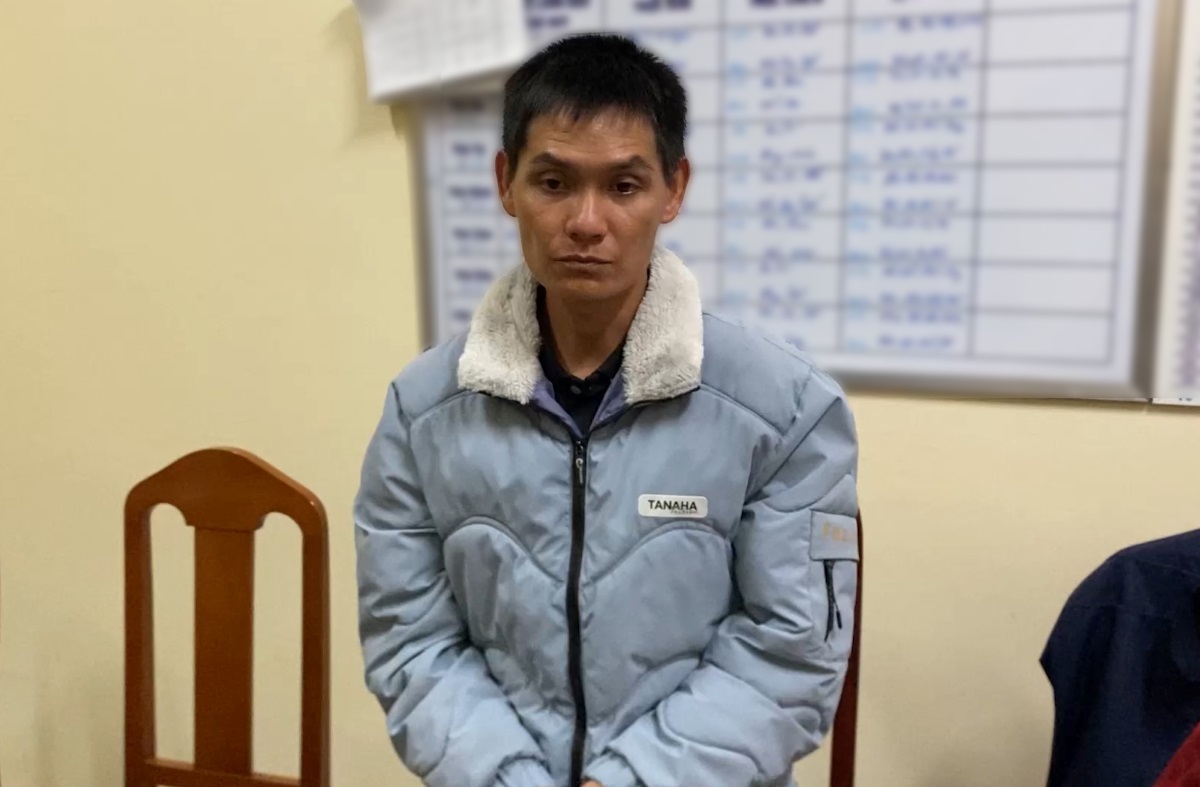 Đối tượng cướp giật Nguyễn Duy Thế khi bị công an bắt giữ. Ảnh: Công an cung cấp