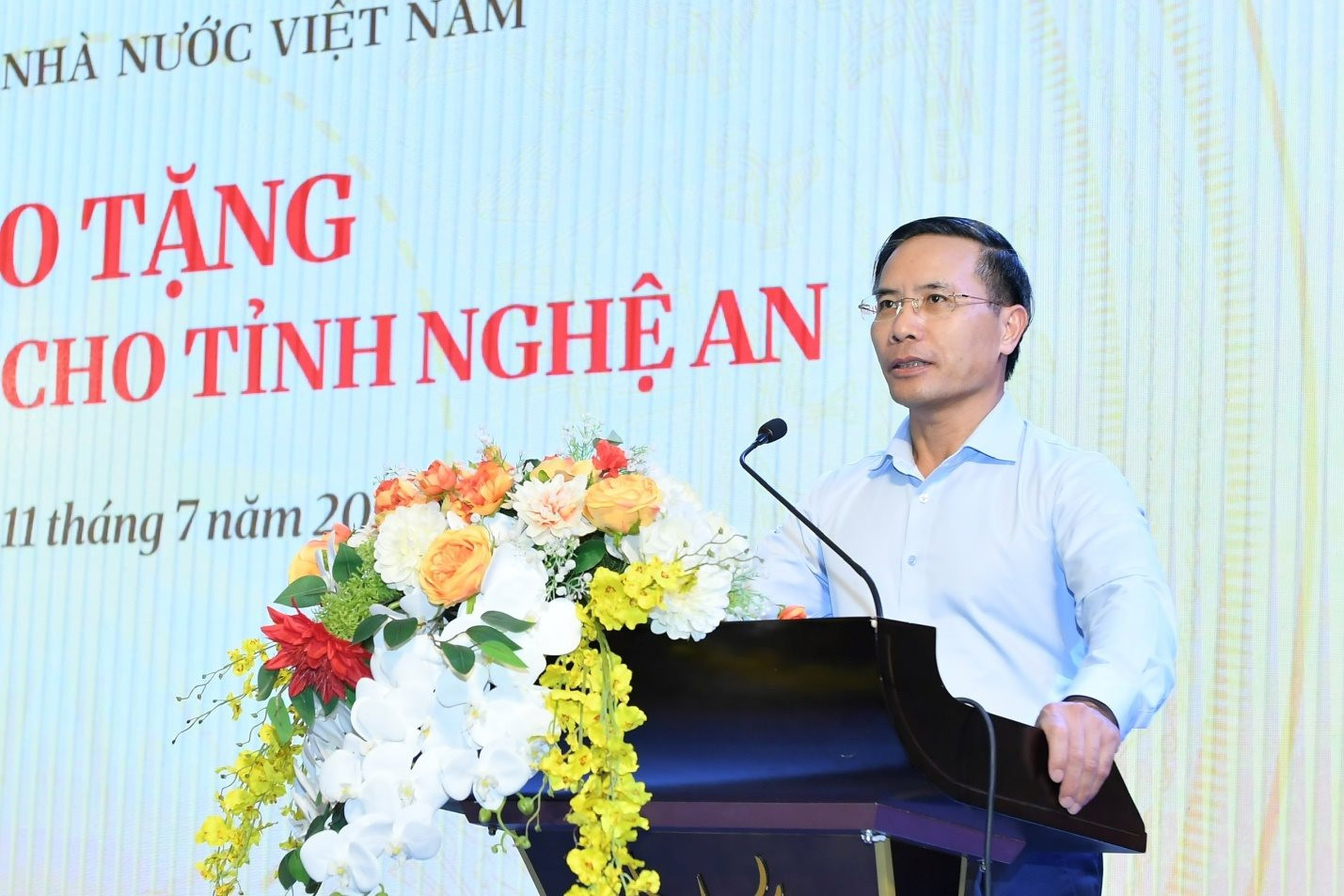 12.7-8-nganh-ngan-hang-tri-an-cac-anh-hung-liet-si.jpg