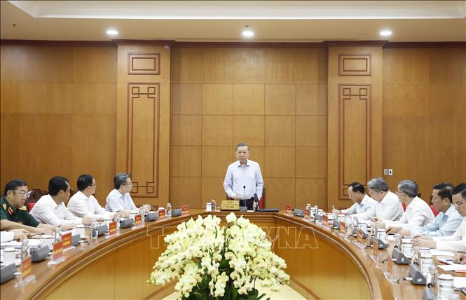 Tổng Bí thư, Chủ tịch nước Tô Lâm phát biểu tại buổi làm việc với đại diện Đảng ủy Chính phủ và các cơ quan liên quan về công tác phòng, chống bão, lũ, thiên tai cực đoan và biến đổi khí hậu từ nay đến hết năm 2026. Ảnh: Thống Nhất/TTXVN