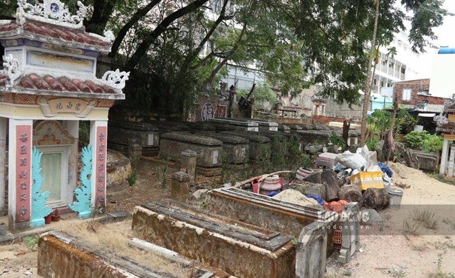 Đà Nẵng di dời hơn 1.000 ngôi mộ khỏi khu dân cư