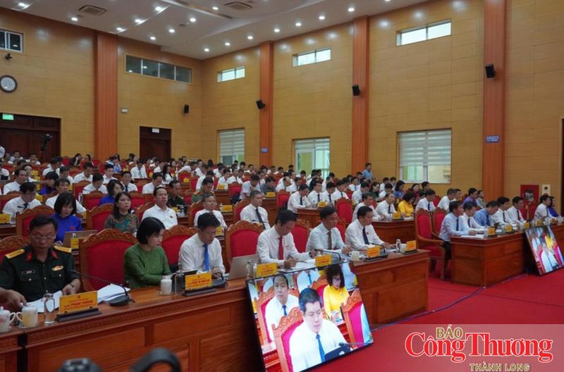 Các đại biểu tham dự kỳ họp