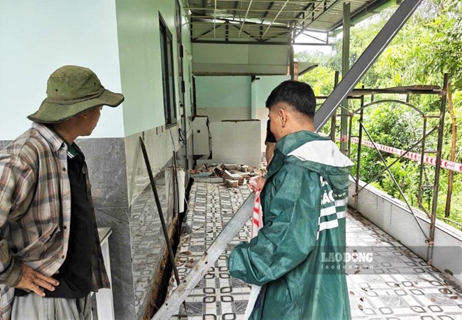 Đất nứt sau mưa lớn, 2 căn nhà ở Lâm Đồng bị uy hiếp
