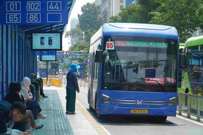 Sau gần 1 tháng miễn phí xe buýt ở TPHCM, khách tăng gần 40%