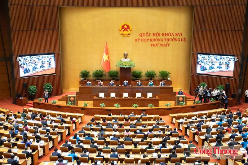 Khai mạc trọng thể Kỳ họp không thường lệ thứ Nhất, Quốc hội khóa XVI.