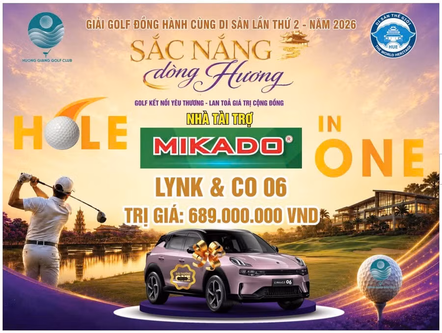 4 ô tô hạng sang gồm 1 ô tô Toyota Landcruiser mini và 3 ô tô điện dành cho phần thưởng đặc biệt Giải Hole-In-One (HIO). z8118124404758-3907095f62ae800bed52e285ae31b41d.jpg