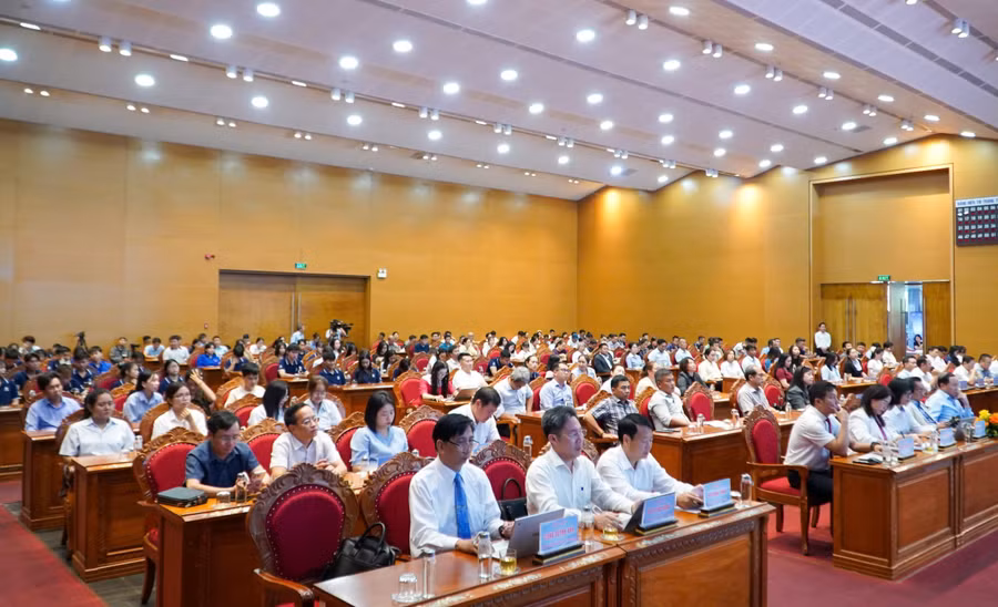 Các đại biểu tham dự Hội thảo. toan-canh-khach-moi-17866063777051185760517.jpg