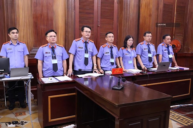 Viện kiểm sát đề nghị tuyên phạt ca sĩ Chi Dân 7-8 năm tù
