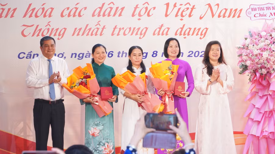 0-trien-lam-anh-5.jpg