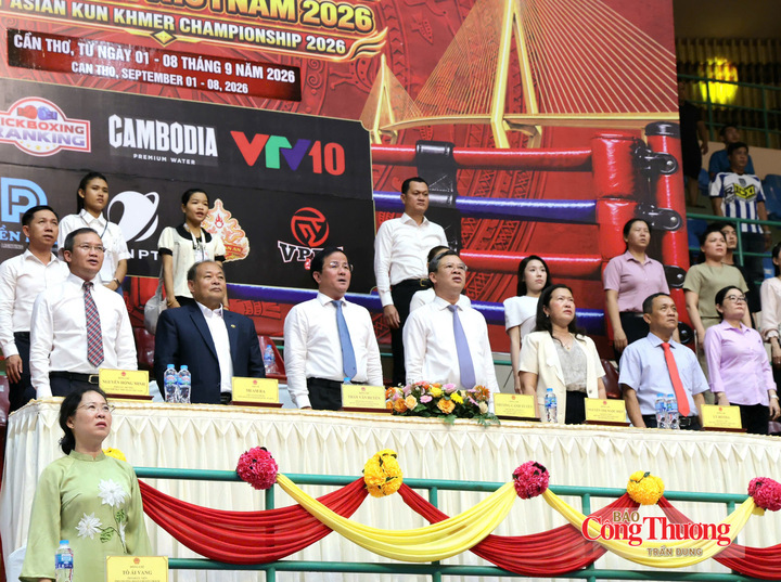 Tham dự lễ khai mạc có Lãnh đạo UBND, HĐND TP. Cần Thơ.