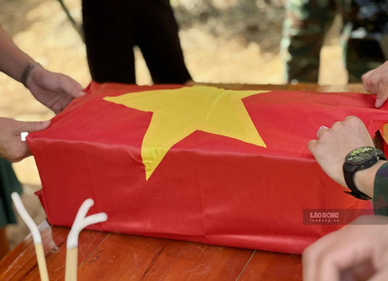 Gần nửa thế kỷ sau trận đánh, những người lính trở về từ đồi Đá Vôi