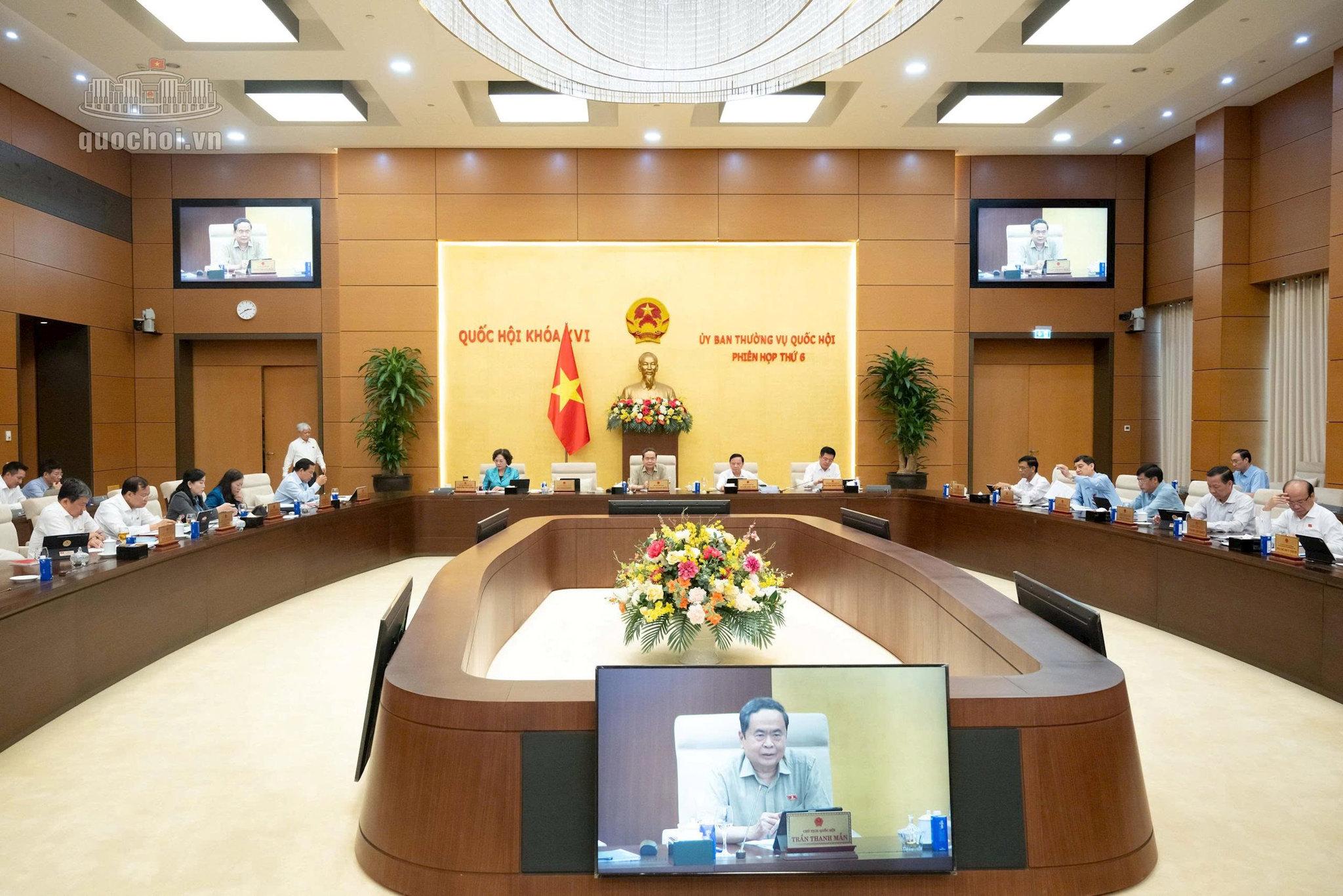 qh-cho-y-kien-luat-ddxtdt.jpg