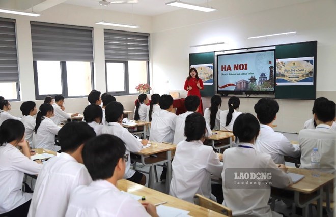 Giáo dục 24h: Chính phủ yêu cầu rà soát quy định về chế độ làm việc của giáo viên