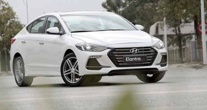 Hyundai công bố Elantra Sport 2018 rẻ giật mình, giá 729 triệu đồng - Ảnh 1.