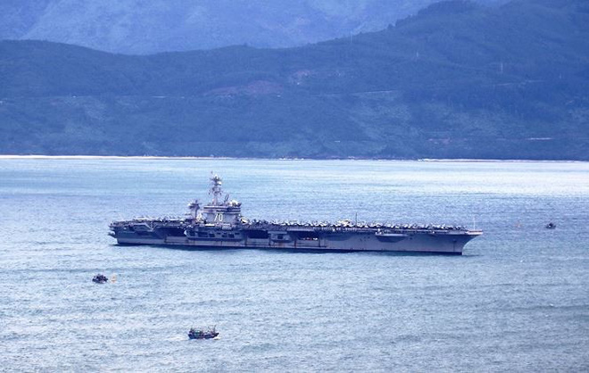 Hôm nay đại bàng vàng USS Carl Vinson của Hạm đội 7 Mỹ rời Đà Nẵng - Ảnh 1.